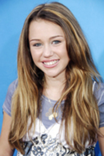 28612298_UMMZGNOSJ - Hannah Montana-Miley Cyrus