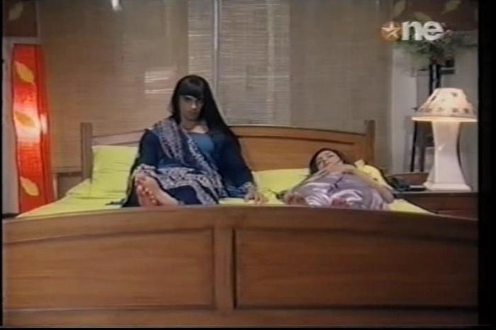 1 (1) - DILL MILL GAYYE KaSh As AR Lonawala Bedroom Scene Caps
