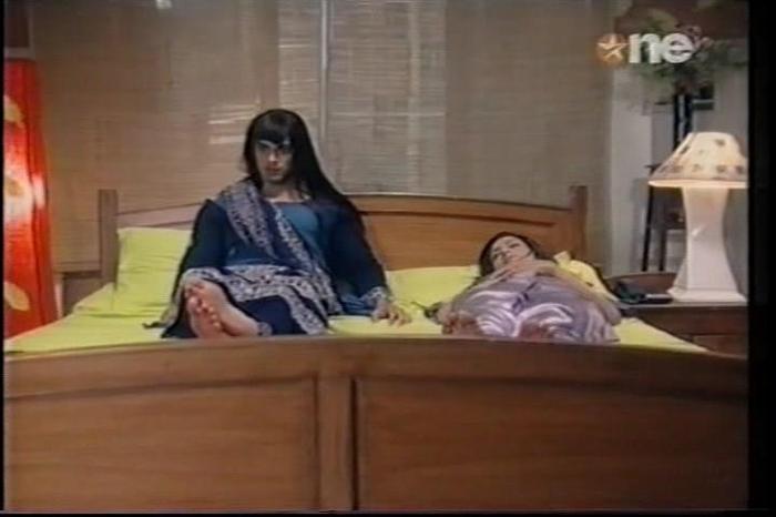 1 (4) - DILL MILL GAYYE KaSh As AR Lonawala Bedroom Scene Caps