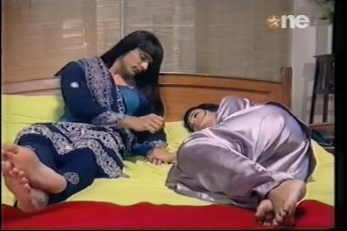 1 (20) - DILL MILL GAYYE KaSh As AR Lonawala Bedroom Scene Caps