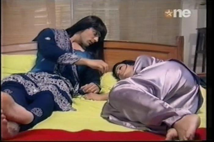 1 (29) - DILL MILL GAYYE KaSh As AR Lonawala Bedroom Scene Caps