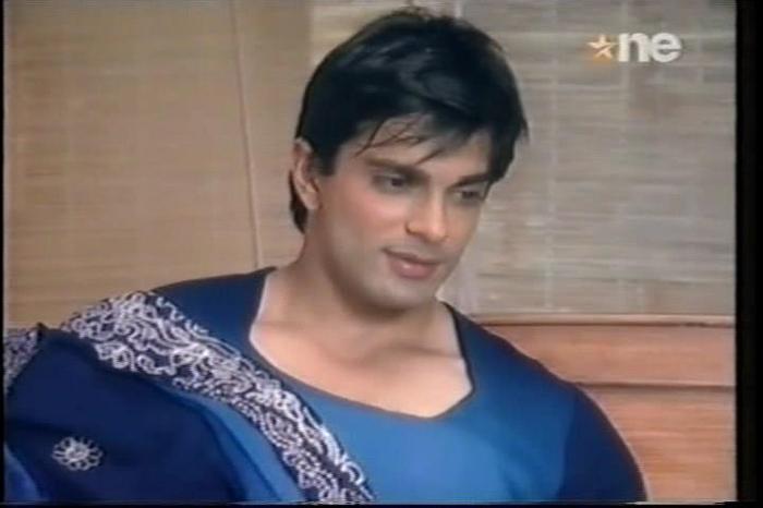 1 (58) - DILL MILL GAYYE KaSh As AR Lonawala Bedroom Scene Caps