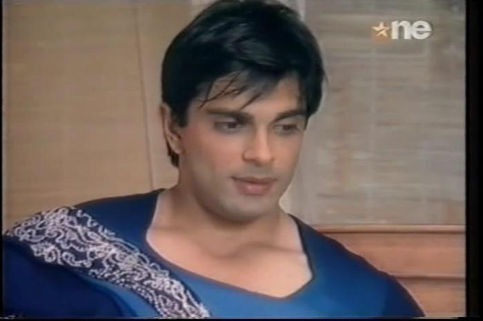 1 (68) - DILL MILL GAYYE KaSh As AR Lonawala Bedroom Scene Caps