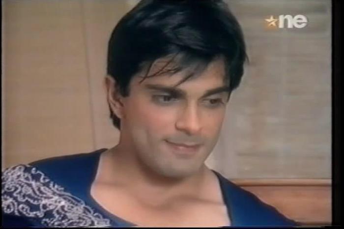 1 (71) - DILL MILL GAYYE KaSh As AR Lonawala Bedroom Scene Caps