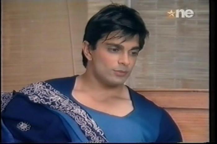 1 (74) - DILL MILL GAYYE KaSh As AR Lonawala Bedroom Scene Caps