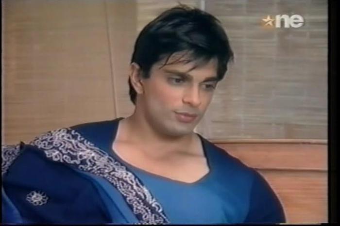 1 (76) - DILL MILL GAYYE KaSh As AR Lonawala Bedroom Scene Caps