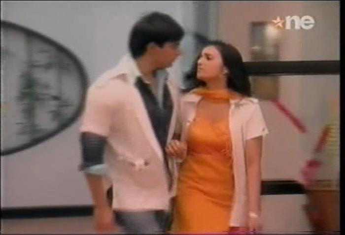 1 (5) - DILL MILL GAYYE  KaSh As AR Leg Holding I Scene Caps