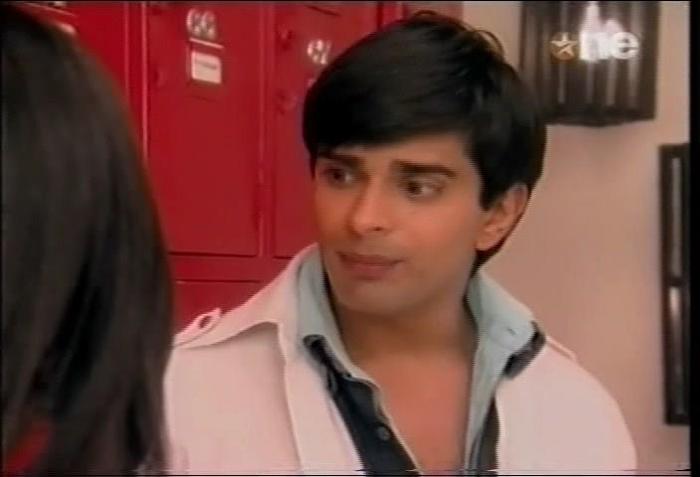 1 (36) - DILL MILL GAYYE  KaSh As AR Leg Holding I Scene Caps