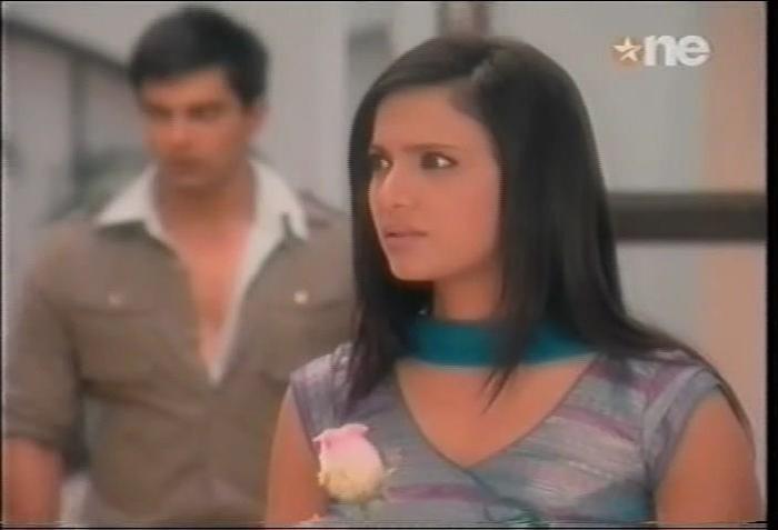 1 (7) - DILL MILL GAYYE KaSh As AR Leg Holding II Scene Caps