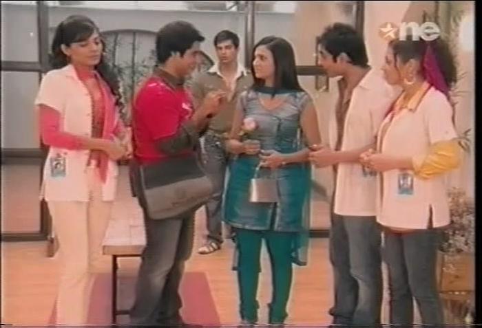 1 (12) - DILL MILL GAYYE KaSh As AR Leg Holding II Scene Caps