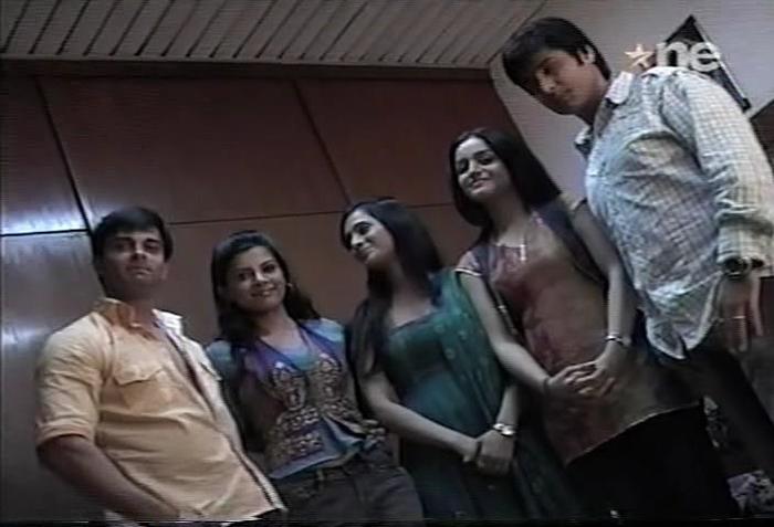 1 (15) - DILL MII GAYYE KaSh Random Caps