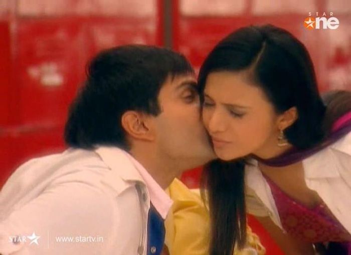 1 (149) - DILL MII GAYYE KaSh Random Caps