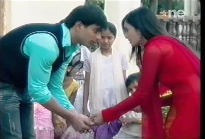 1 (189) - DILL MII GAYYE KaSh Random Caps