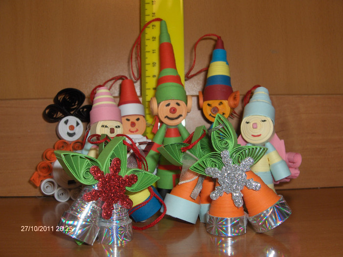 NEBUNII TRAZNITI_IN COPILARIE - QUILLING