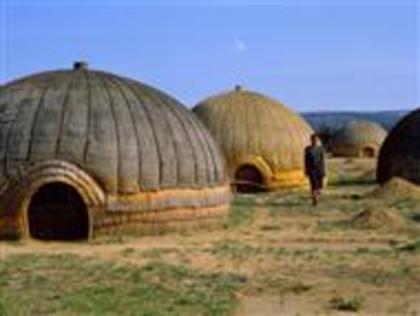zulu-huts_south-africa