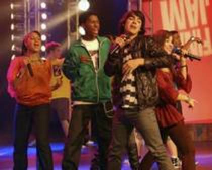 SYQWZLQQMNJBCCJSWWG - camp rock