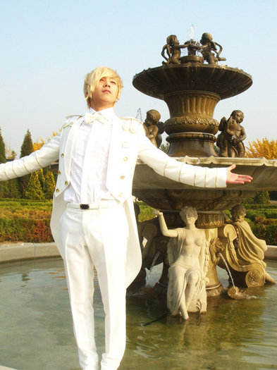 Lee-HongGi-lee-hong-ki-20320266-550-733