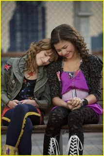 Shake-it-Up-Promo-Stills-shake-it-up-16637266-268-400 - SHAKE IT UP