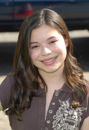 miranda-cosgrove-607398l