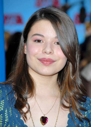 miranda-cosgrove-647857l
