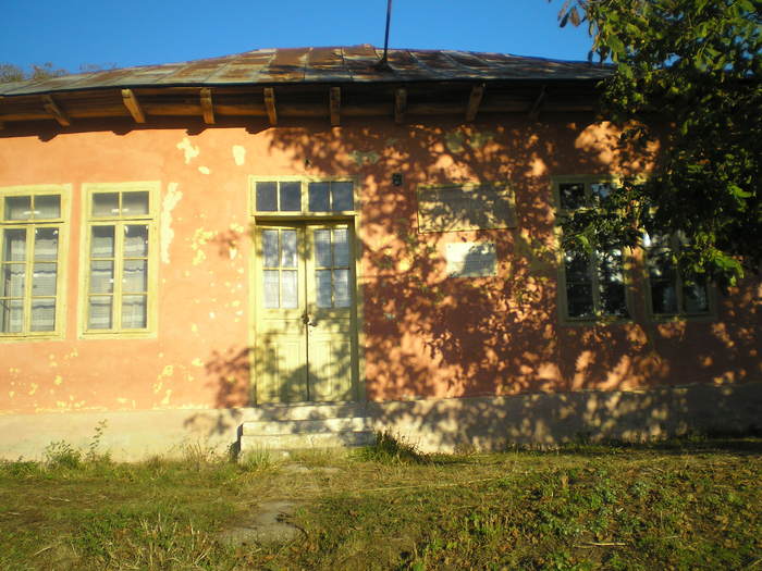 P1010276; Casa care aminteste de VASILE PARVAN
