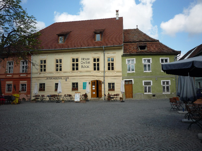 CASA DE PE STANCA DIN CETATEA SIGHISOAREI IN 2011. - SIGHISOARA VARA album 02