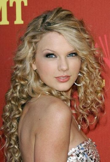 Taylor-Swift (2)