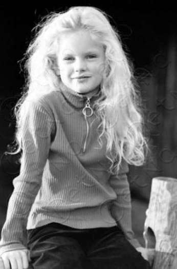 taylor-swift-cand-era-mica_6c27f984310719