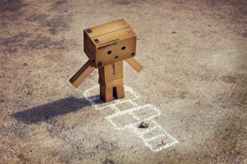 1-cute-funny-danbo-cardboard-box-art-lonely-hopscotch_large