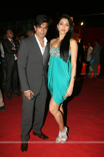 120277-karan-singh-grover-with-nicole-at-stardust-awards-2011 - KARAN SI NICOLE