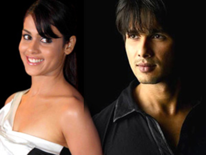 Shahid-Kapoor-Genelia-50238 - SHAHID SI GENELIA