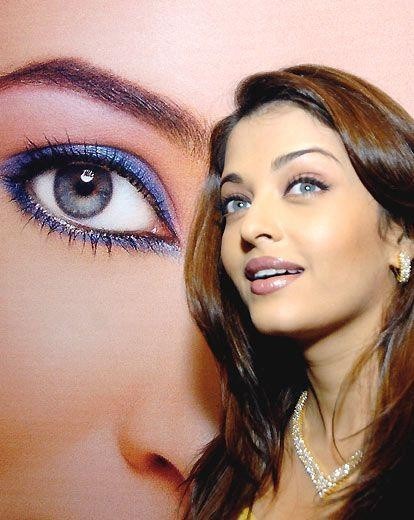 Aishwarya-Rai-58009,300937,37