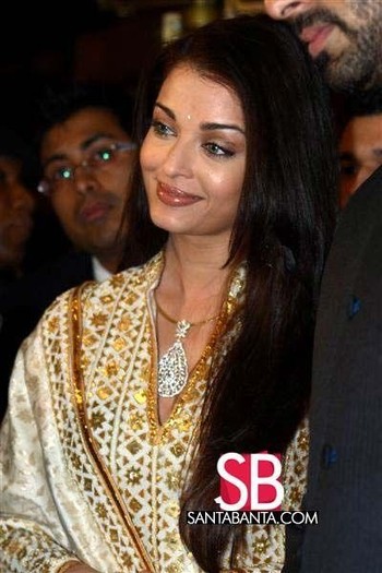 Aishwarya-Rai-58009,302973,42