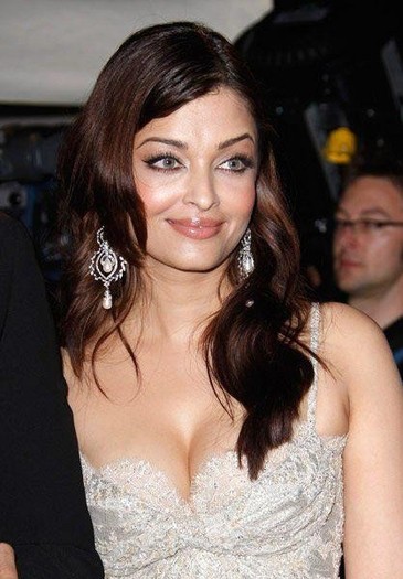 Aishwarya-Rai-58009,303574,47