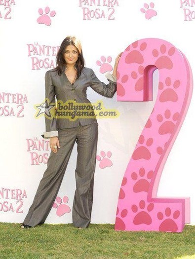 Aishwarya-Rai-58009,311897,54