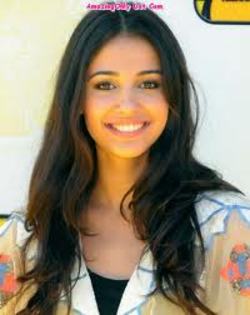 images (1) - naomi scott