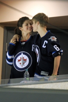 normal_005~16 - xX_Justin and Selena Watching Jets vs Hurricanes Game