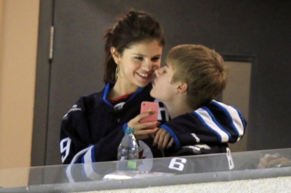 normal_011~9 - xX_Justin and Selena Watching Jets vs Hurricanes Game