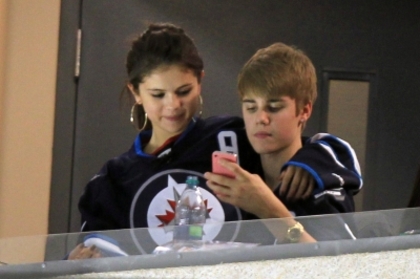 normal_014~9 - xX_Justin and Selena Watching Jets vs Hurricanes Game