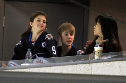 normal_019~8 - xX_Justin and Selena Watching Jets vs Hurricanes Game