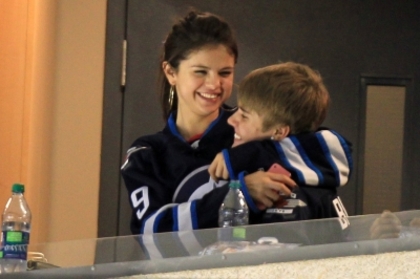 normal_026~6 - xX_Justin and Selena Watching Jets vs Hurricanes Game