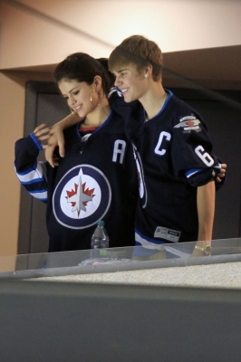 normal_027~6 - xX_Justin and Selena Watching Jets vs Hurricanes Game