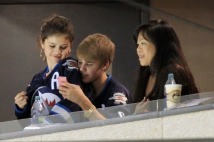 normal_036~5 - xX_Justin and Selena Watching Jets vs Hurricanes Game