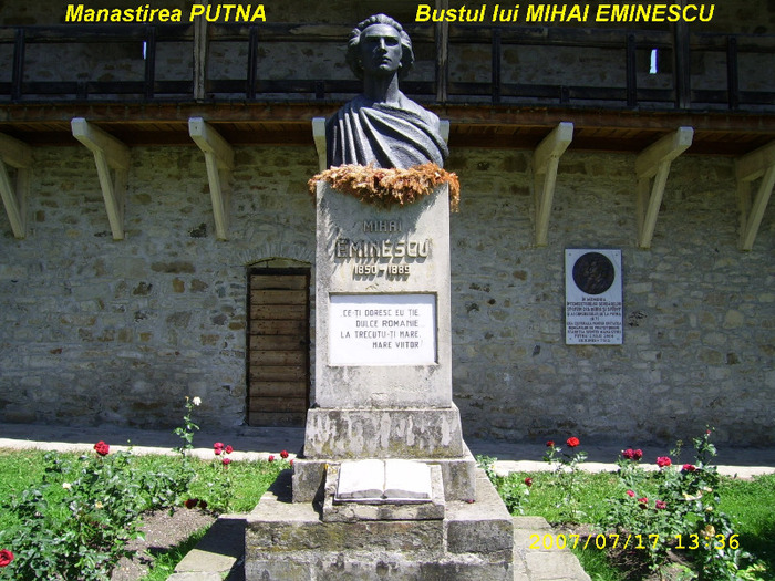 15. Manastirea Putna (in curte)