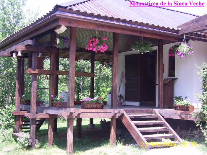 21. Manastirea de la Sinca-Veche (exterior 1 ) - Fascinanta Romanie - 2