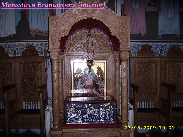 77. Manastirea Sambata (Brancoveanu) - imagine interioara din noua biserica