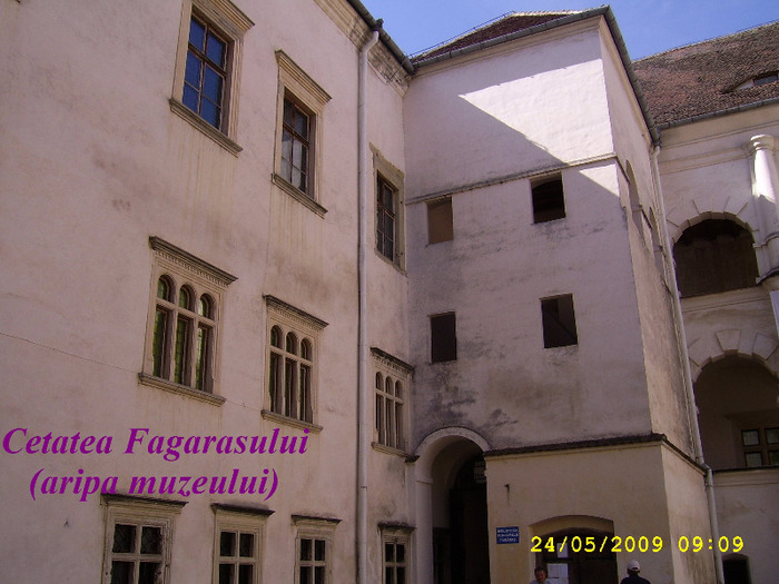 87. Cetatea Fagarasului - aripa muzeului - Fascinanta Romanie - 2