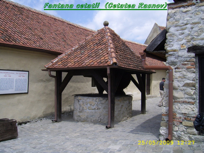 135. Cetatea Rasnov ( vedere din interior - Fantana) 1