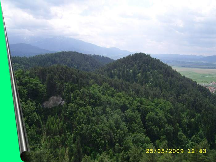 153. Peisaj montan din vecinatatea Cetatii Rasnovului - Fascinanta Romanie - 2