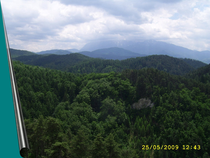 154. Peisaj montan din vecinatatea Cetatii Rasnovului (1) - Fascinanta Romanie - 2
